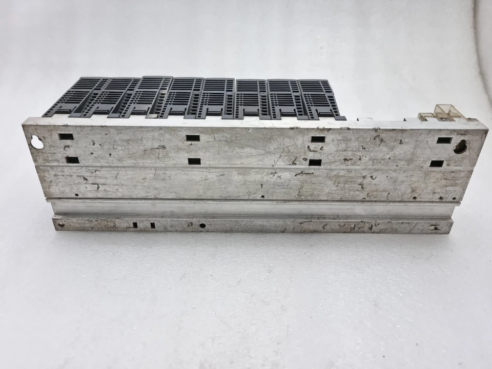 Mitsubishi Q68B BASE UNIT WITH 8 PCS QY10 MODULE SET (Used Working)